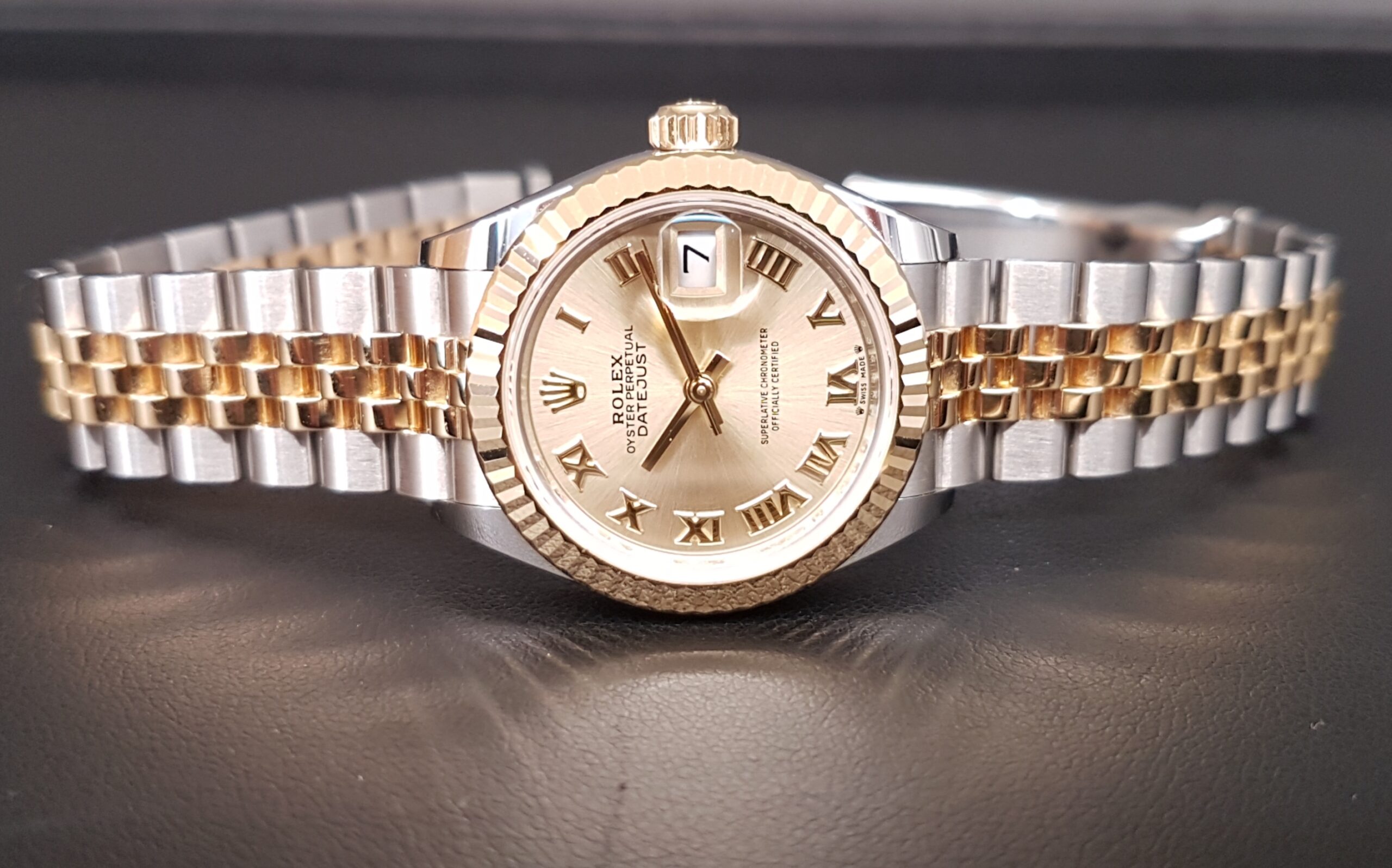 Rolex Datejust 28mm Automatic Steel 18k Yellow Gold Jubilee Champagne 