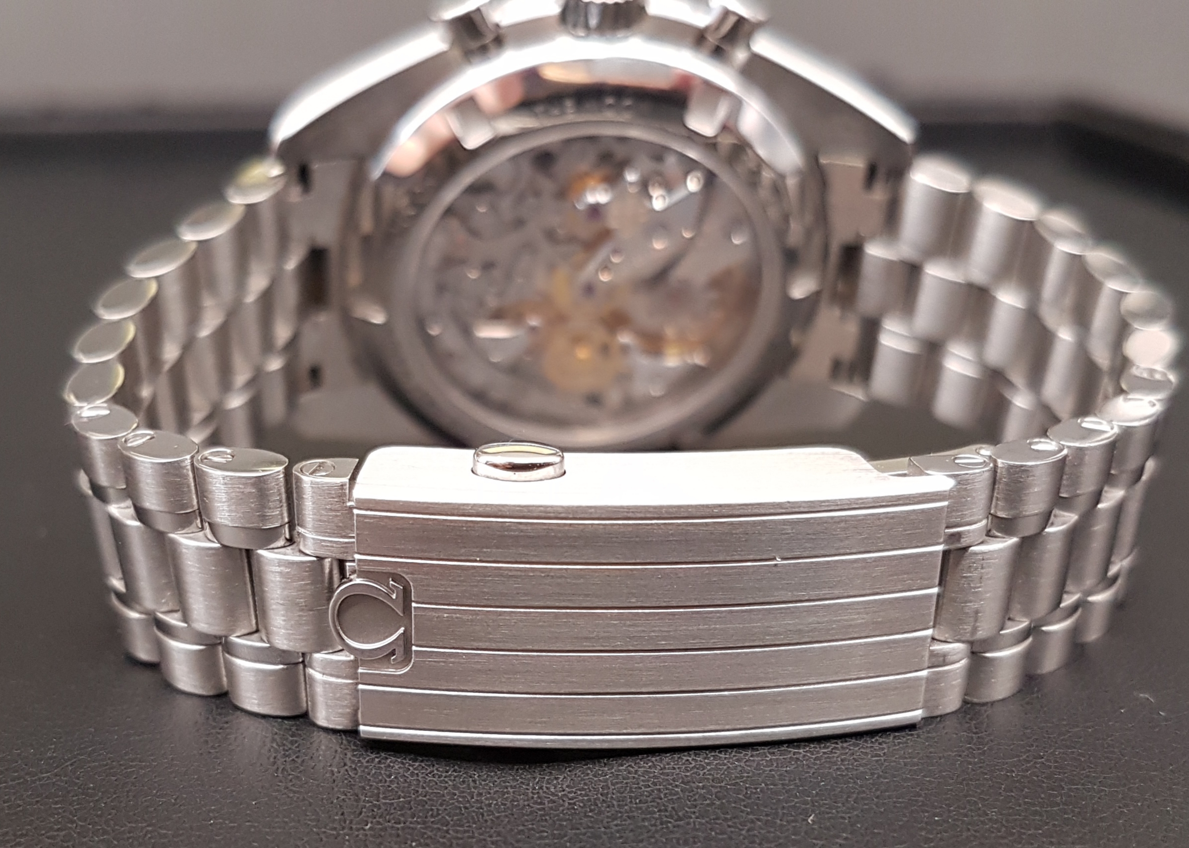 Omega Speedmaster Moonwatch Professional 42mm Manual Winding Sapphire Sandwich white Dial - 310.30.42.50.01.001 'B&P 2025' - Image 4