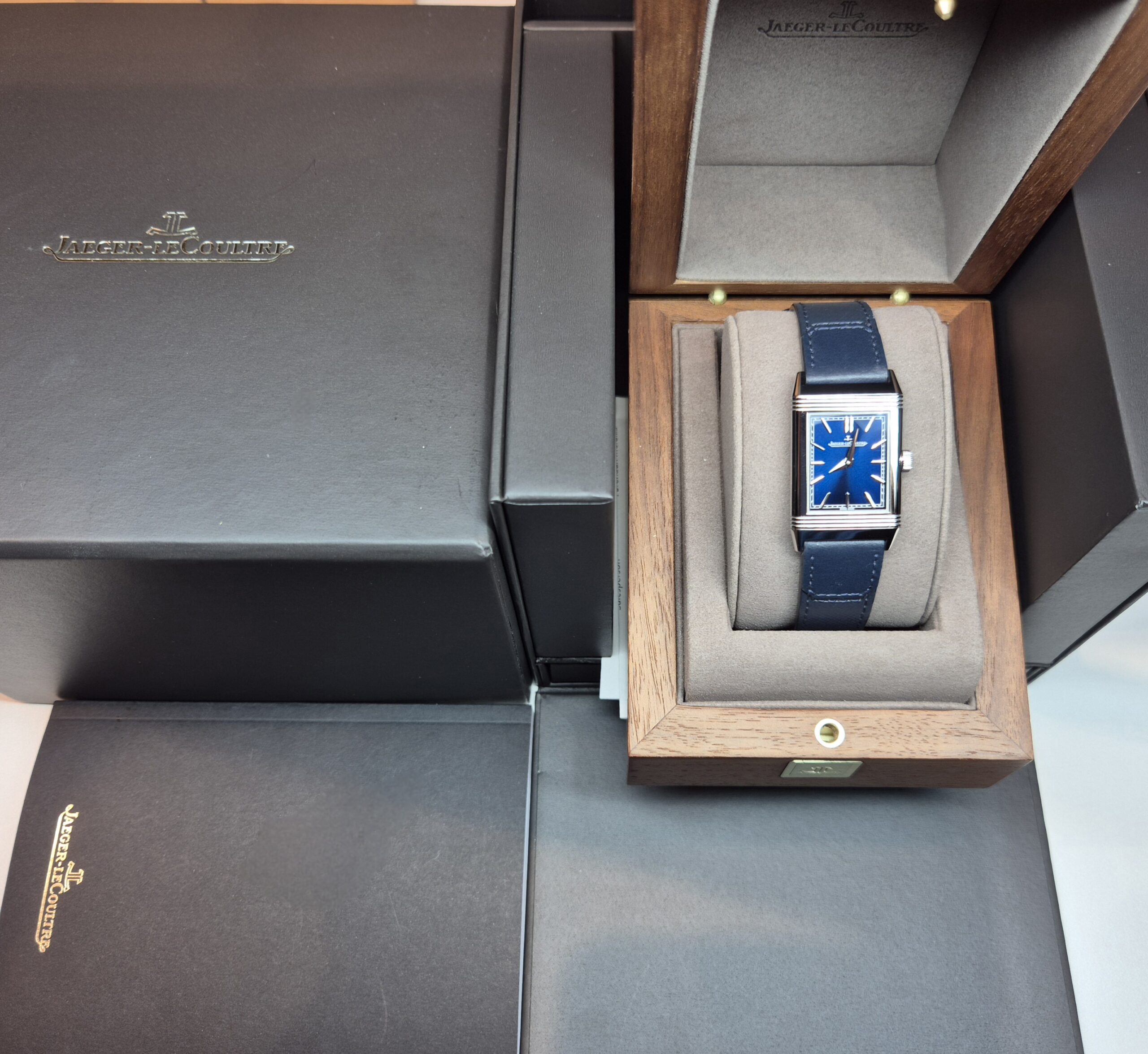 Jaeger LeCoutre Reverso Tribute Monoface Midsize 40.1 x 24.4mm Blue Dial - Q716848J 'B&P 2025' - Image 8