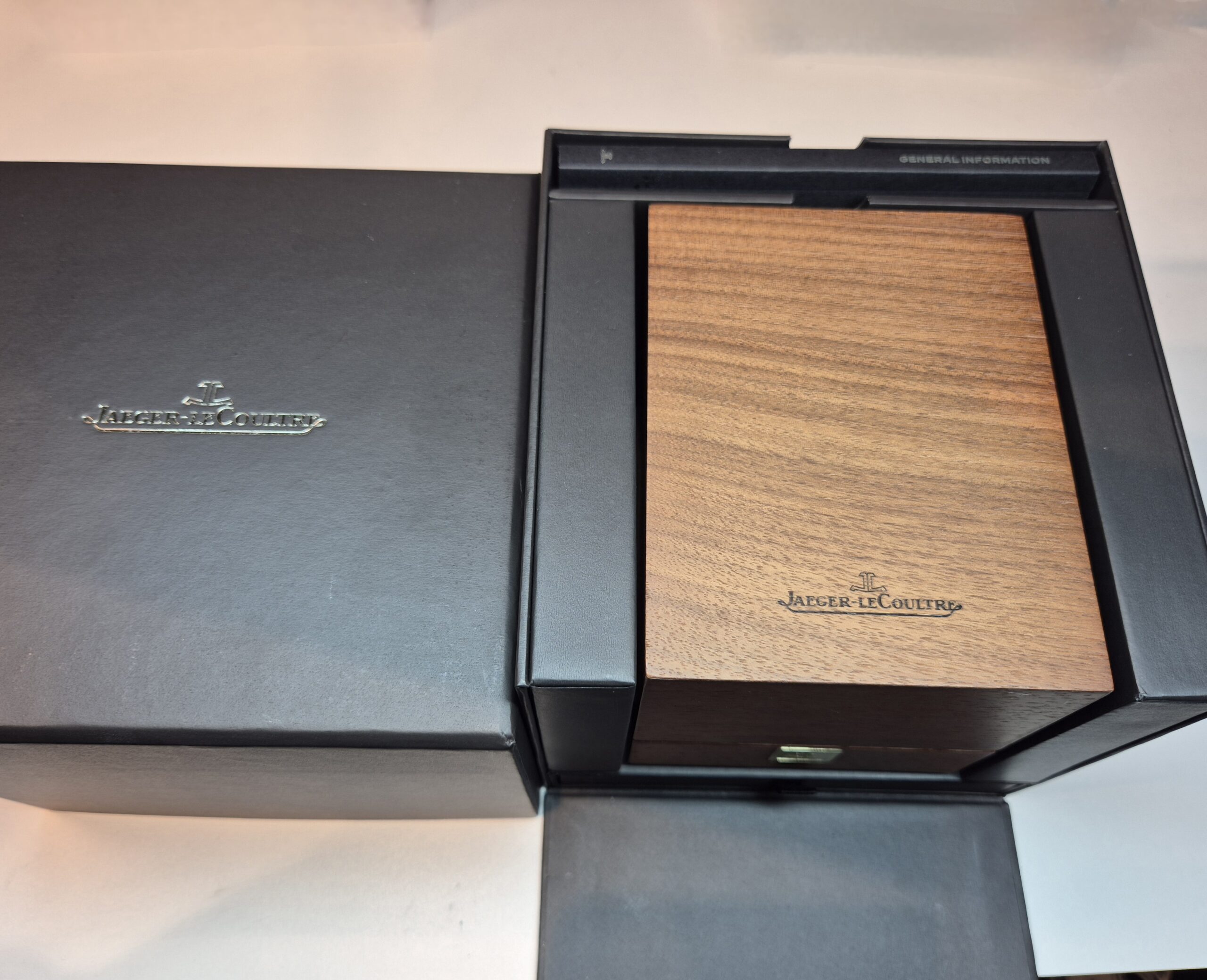 Jaeger LeCoutre Reverso Tribute Monoface Midsize 40.1 x 24.4mm Blue Dial - Q716848J 'B&P 2025' - Image 7