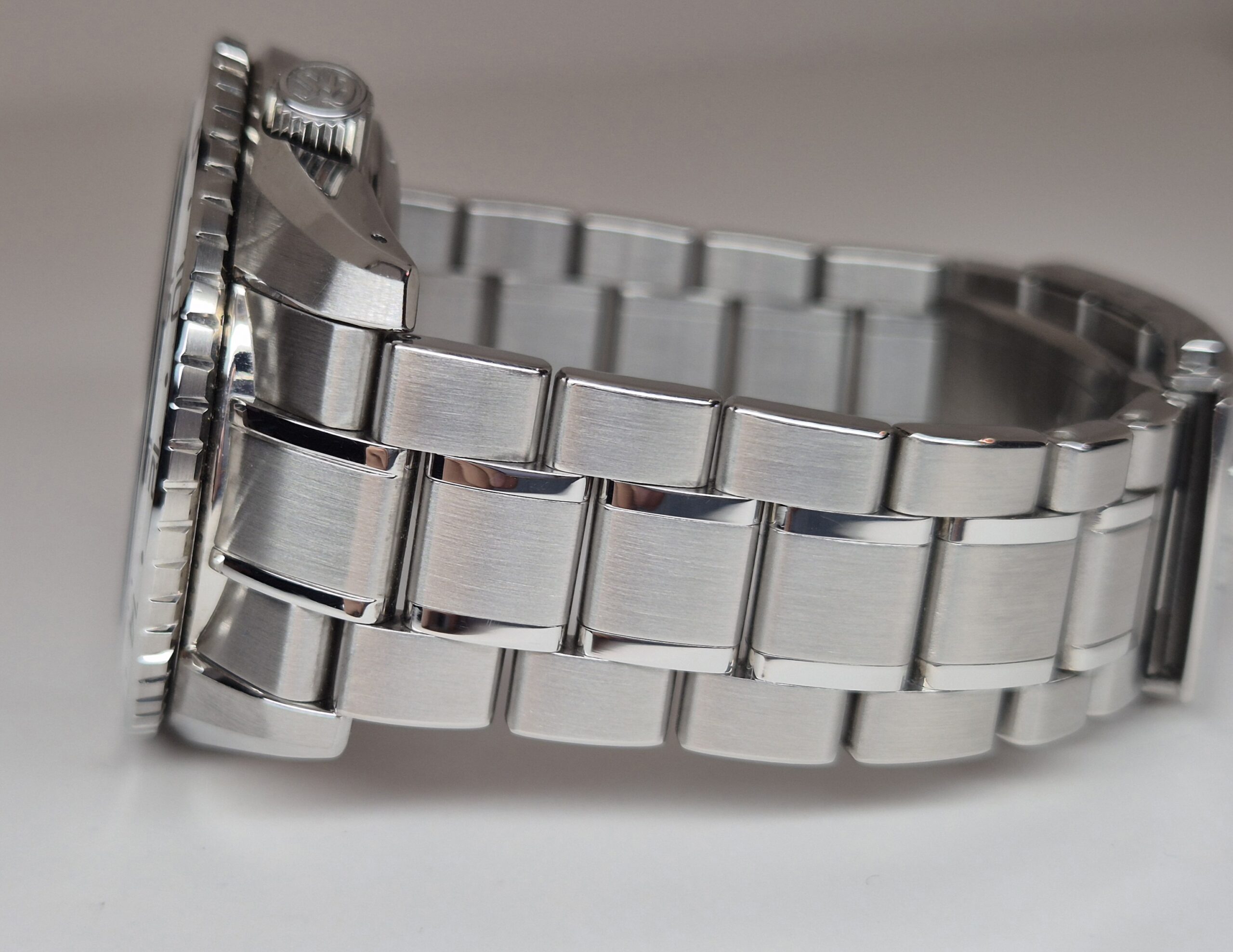 Grand Seiko Sport Collection 44mm Spring Drive GMT Automatic Stainless Steel Green Dial - SBGE295G 'B&P 2024' - Image 4