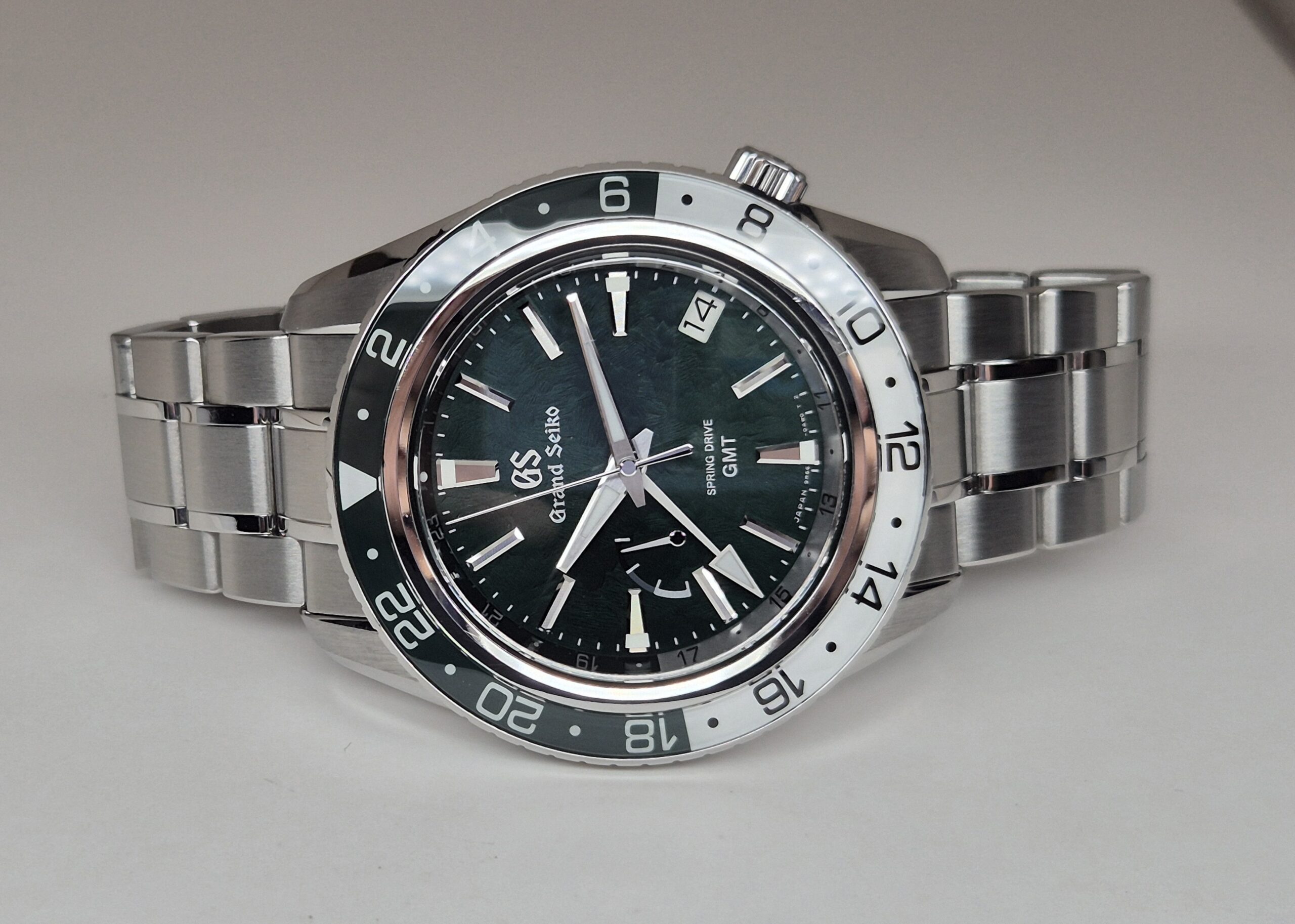 Grand Seiko Sport Collection 44mm Spring Drive GMT Automatic Stainless Steel Green Dial - SBGE295G 'B&P 2024' - Image 2