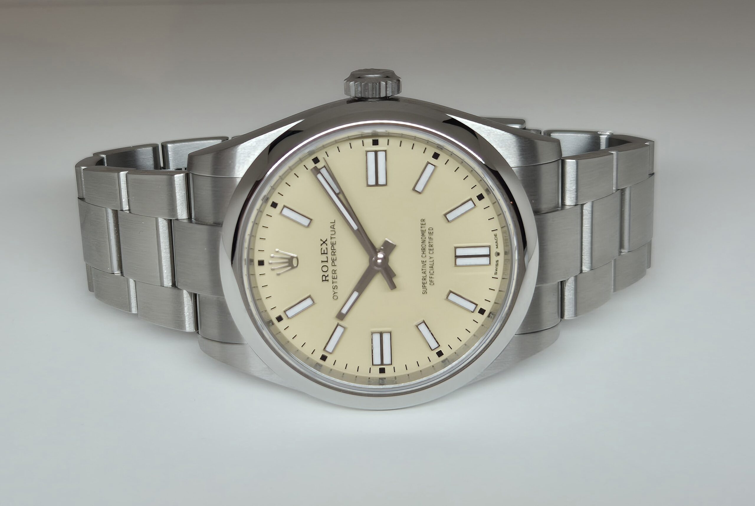 Rolex Oyster Perpetual 41mm Automatic Oystersteel Beige - 134300 'B&P 2025' - Image 4