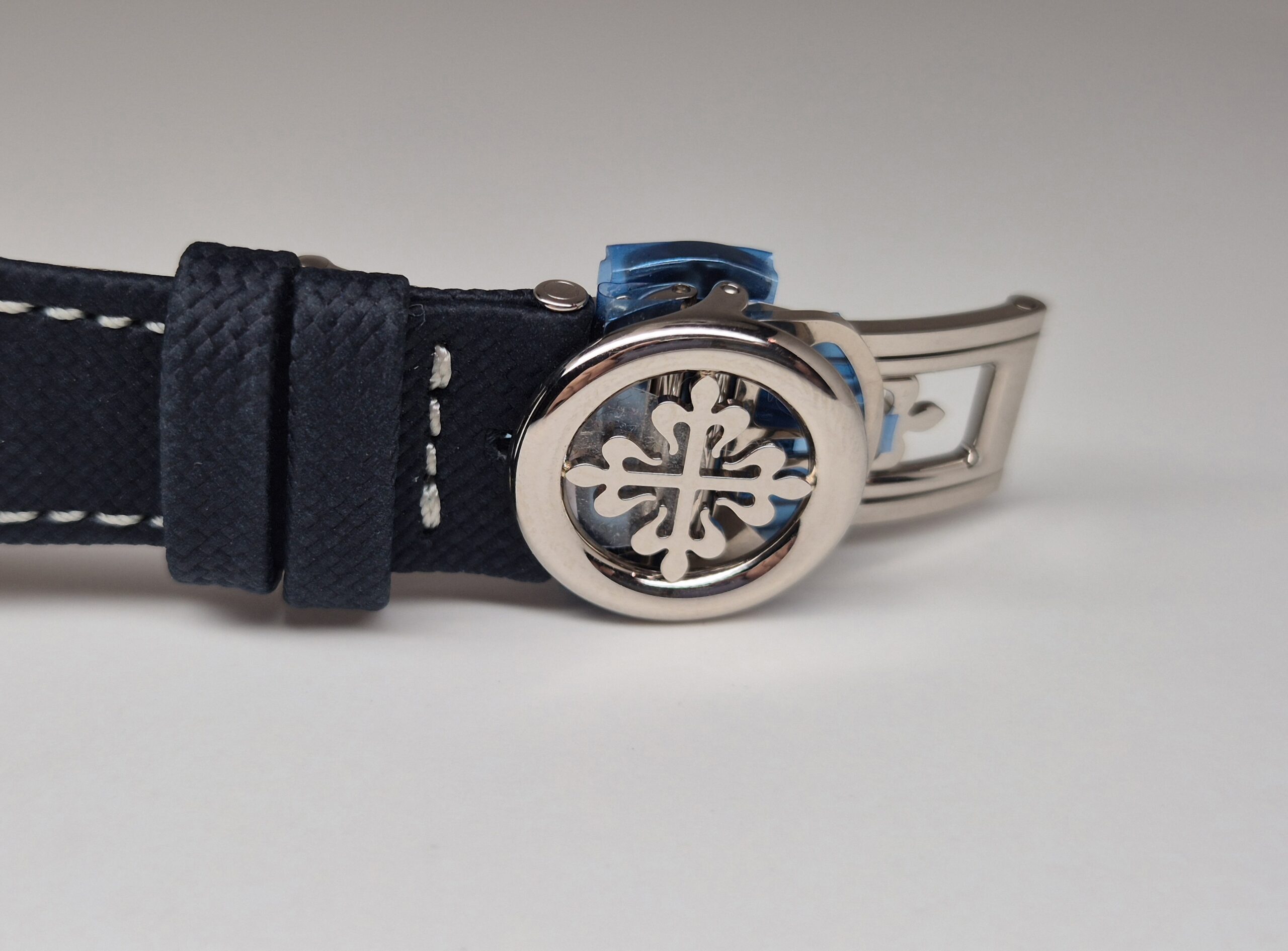 Patek Philippe Calatrava 8-Days Power Reserve White Gold Blue dial - 5328G-001 'B&P 2026' As New - Image 5